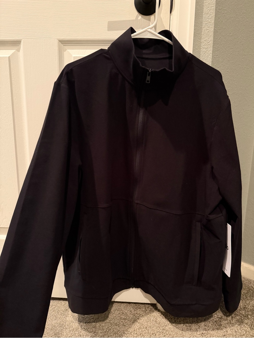 ALO Yoga Men's Black Conquer Max AUTHENTIC UNWORN